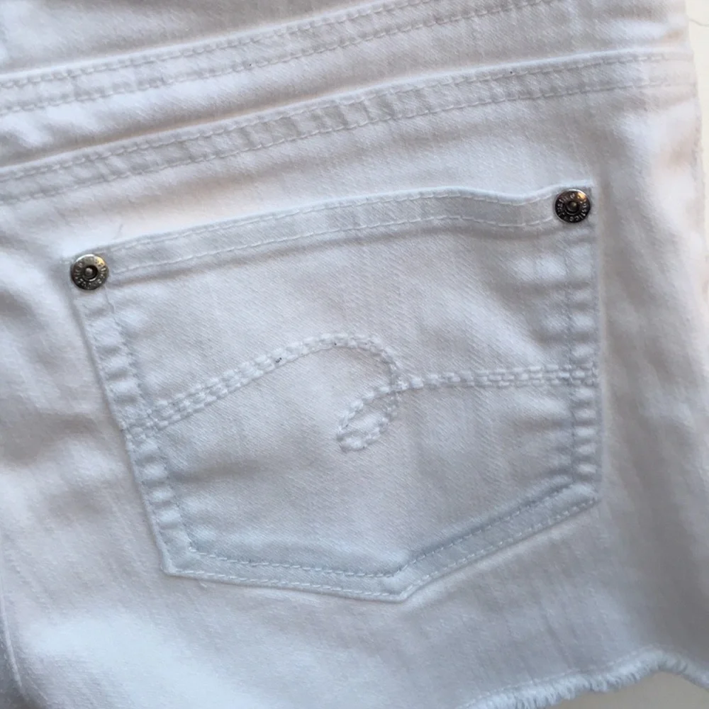2 Marked Listings for $25 ⬇️ Girl’s Justice Snap-Fly Frayed-Hem Jean Shorts